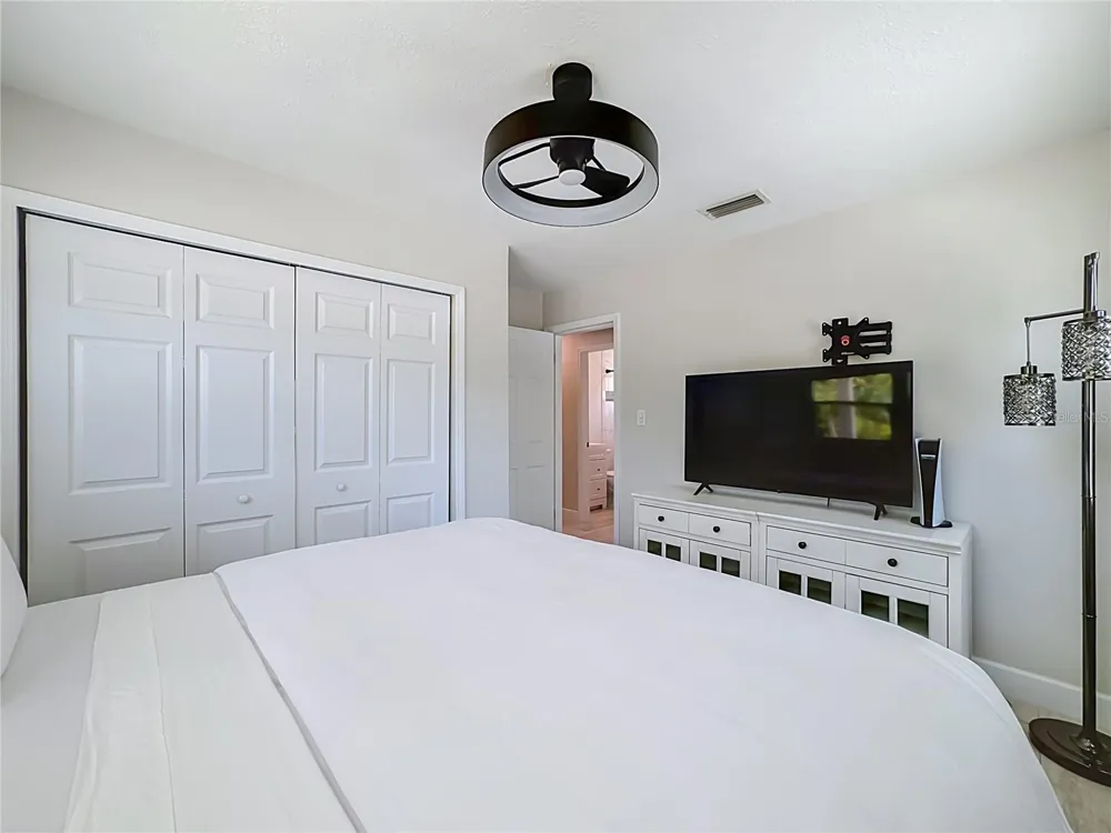 6835 GEORGIA AVENUE Bradenton, FL 34207