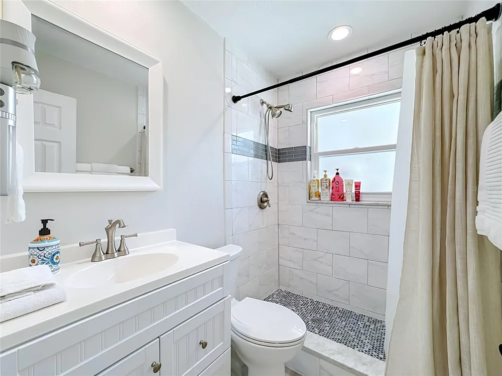 6835 GEORGIA AVENUE Bradenton, FL 34207