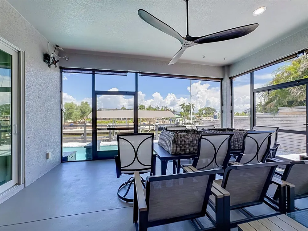 6835 GEORGIA AVENUE Bradenton, FL 34207