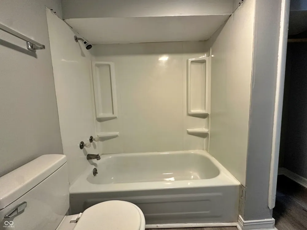 6262 Eastridge Drive #100 Indianapolis, IN 46219