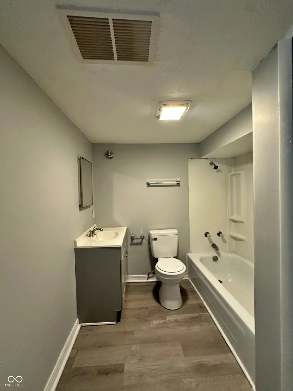 6262 Eastridge Drive #100 Indianapolis, IN 46219