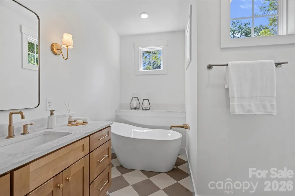 2900 Dogwood Avenue Charlotte, NC 28206