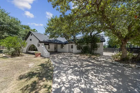 349 Arrowhead Point Road