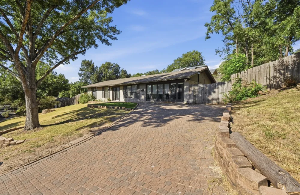 2600 Oakhaven Drive Austin, TX 78704