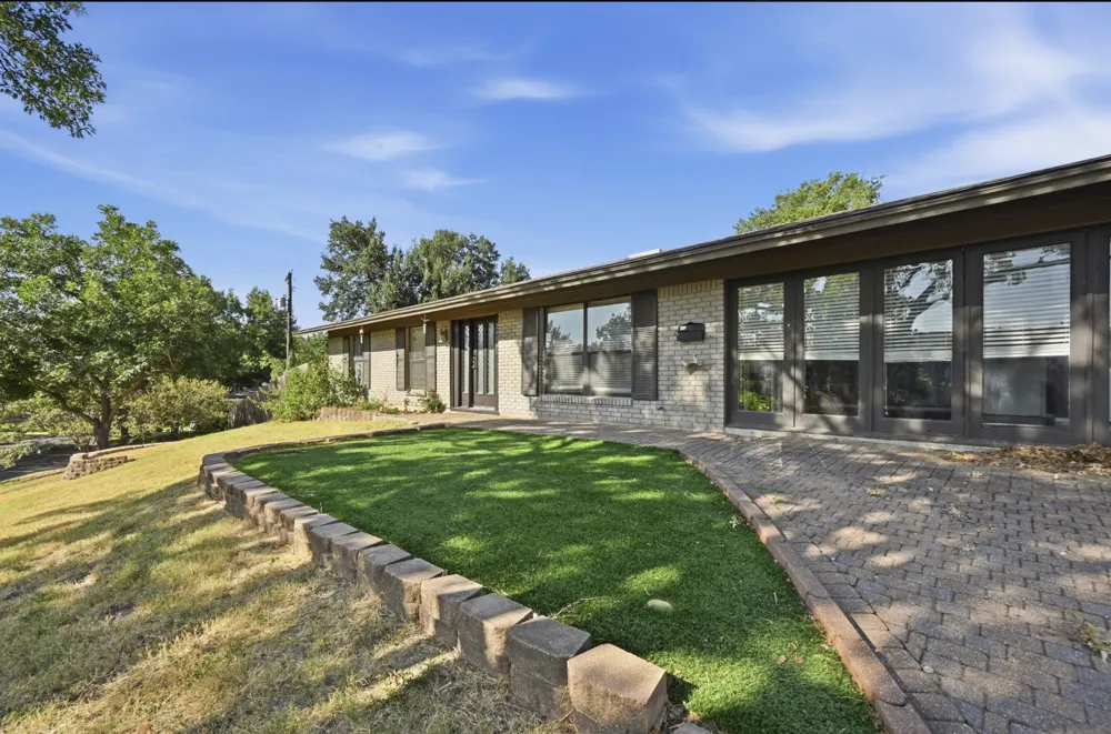 2600 Oakhaven Drive Austin, TX 78704