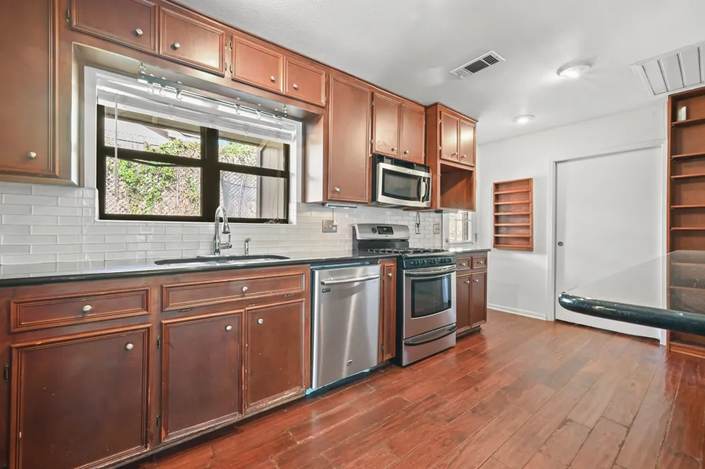 2600 Oakhaven Drive Austin, TX 78704