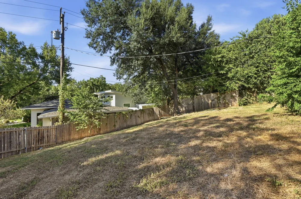 2600 Oakhaven Drive Austin, TX 78704