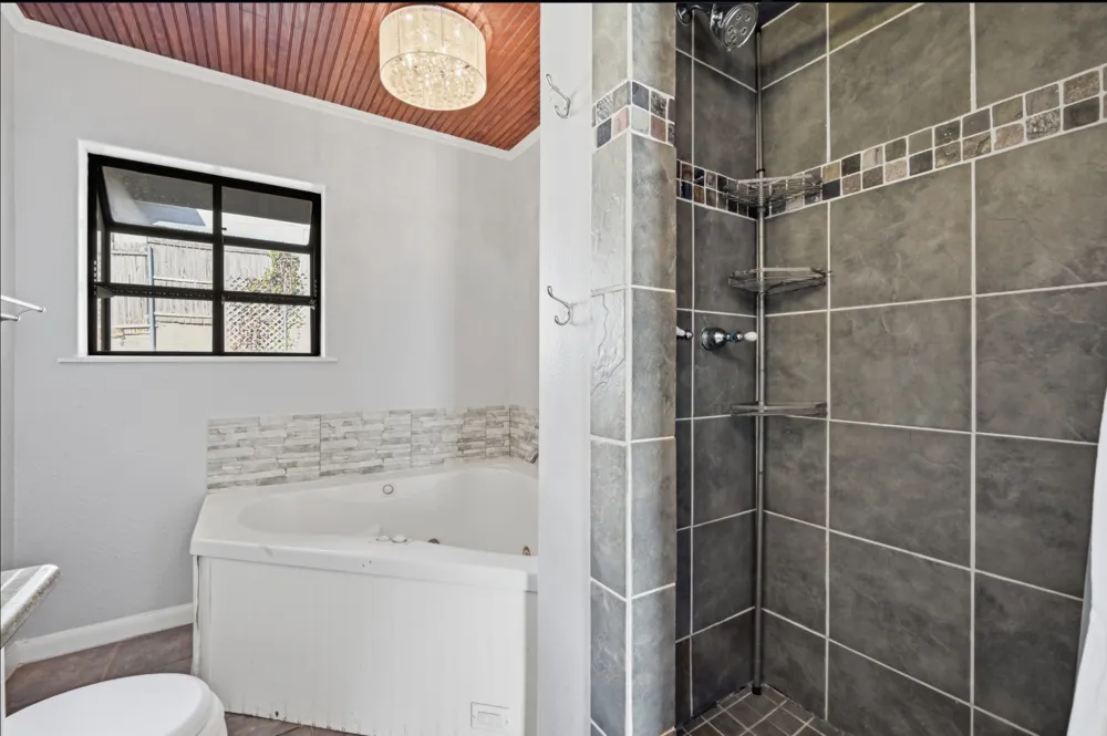 2600 Oakhaven Drive Austin, TX 78704