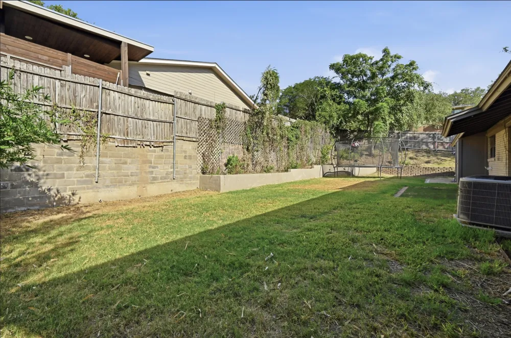 2600 Oakhaven Drive Austin, TX 78704
