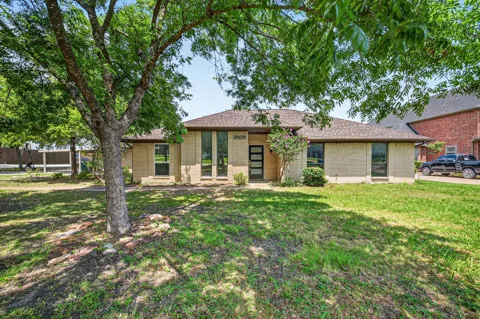 3505 Larkin Lane