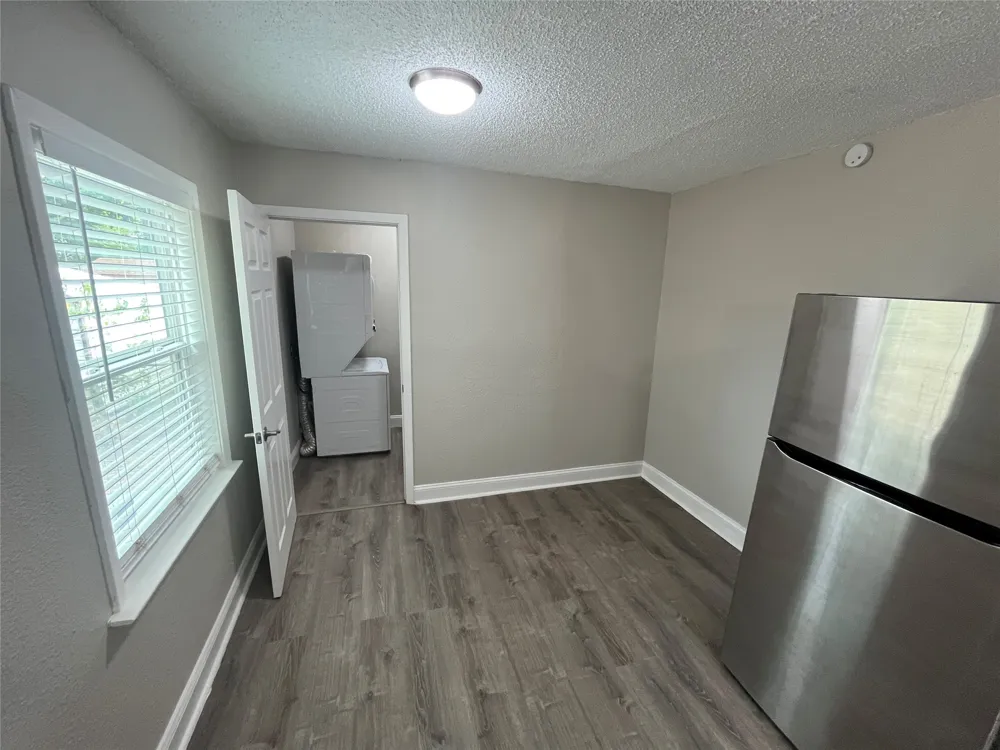 820 E Edith Street Irving, TX 75061