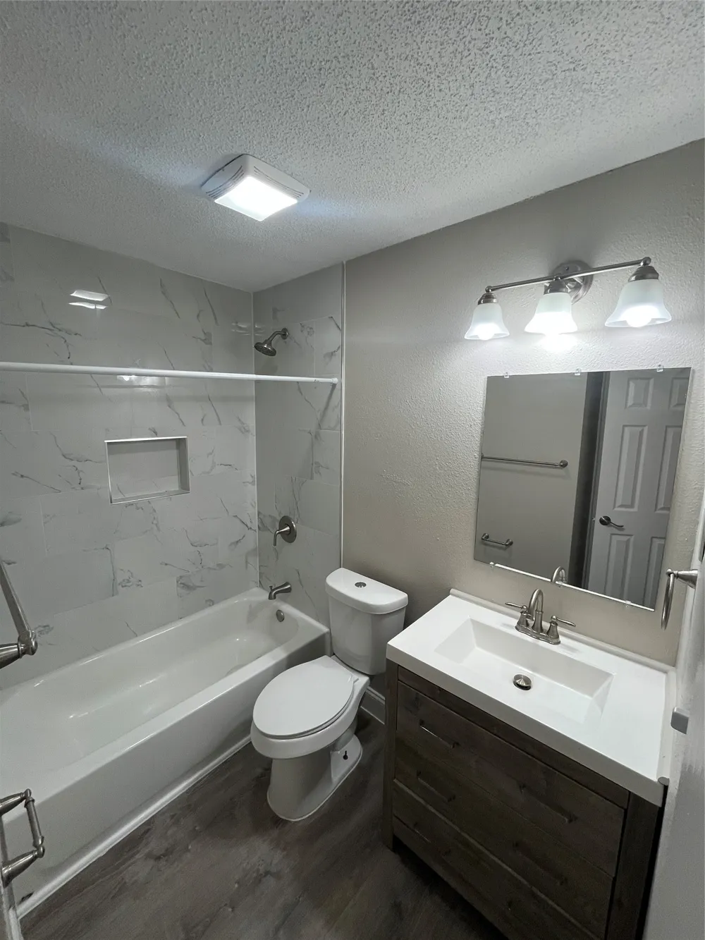 820 E Edith Street Irving, TX 75061
