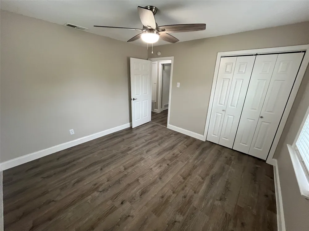 820 E Edith Street Irving, TX 75061
