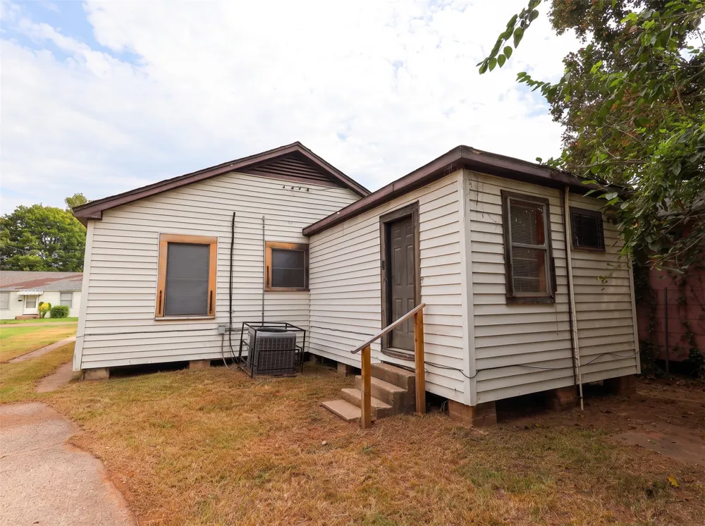 504 YARBOROUGH STREET Bossier City, LA 71111