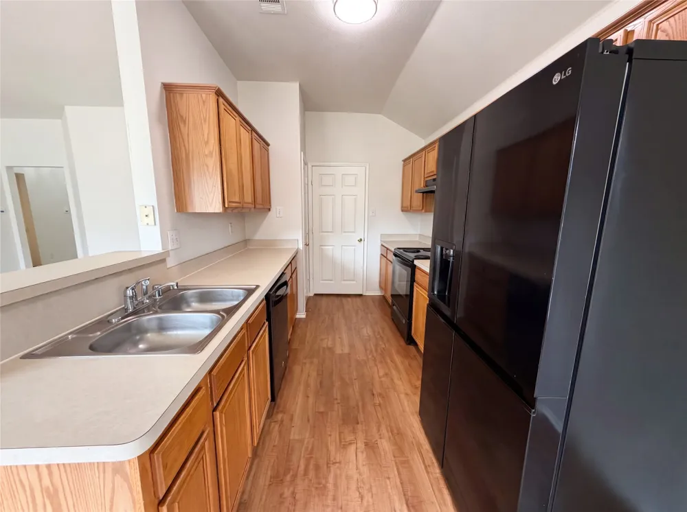 5432 Nuthatch Street Dallas, TX 75236