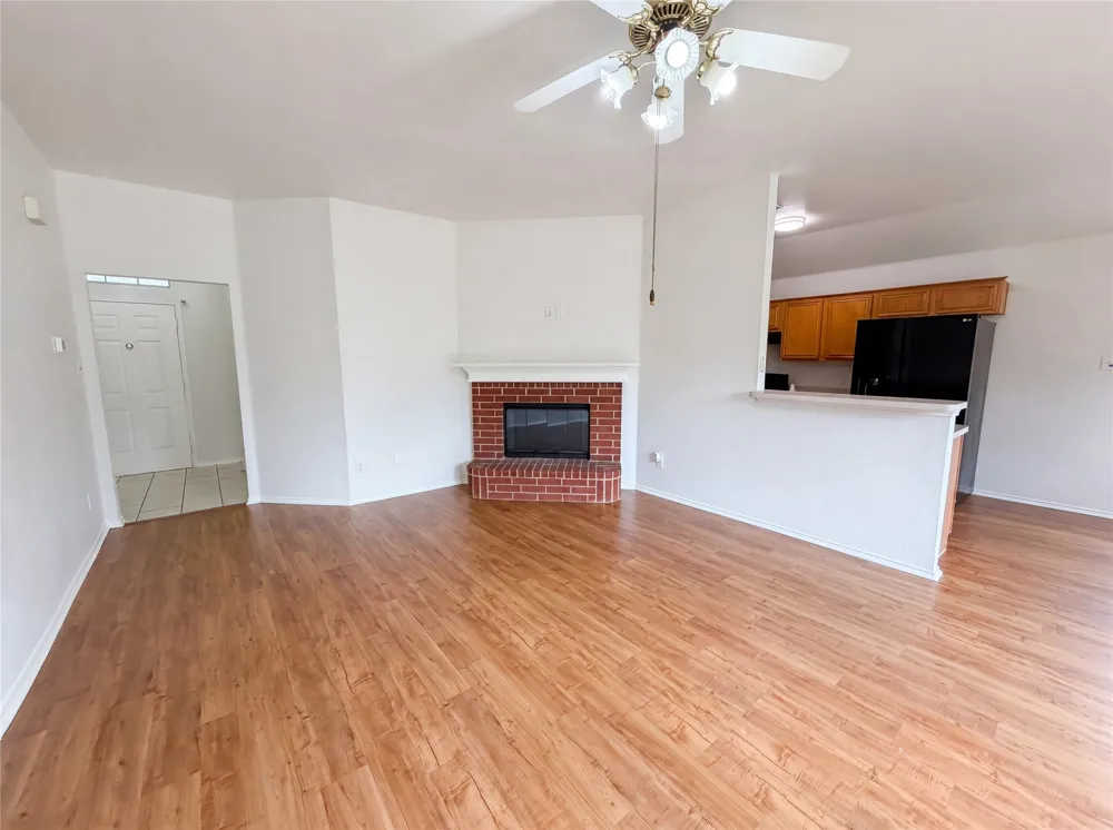 5432 Nuthatch Street Dallas, TX 75236
