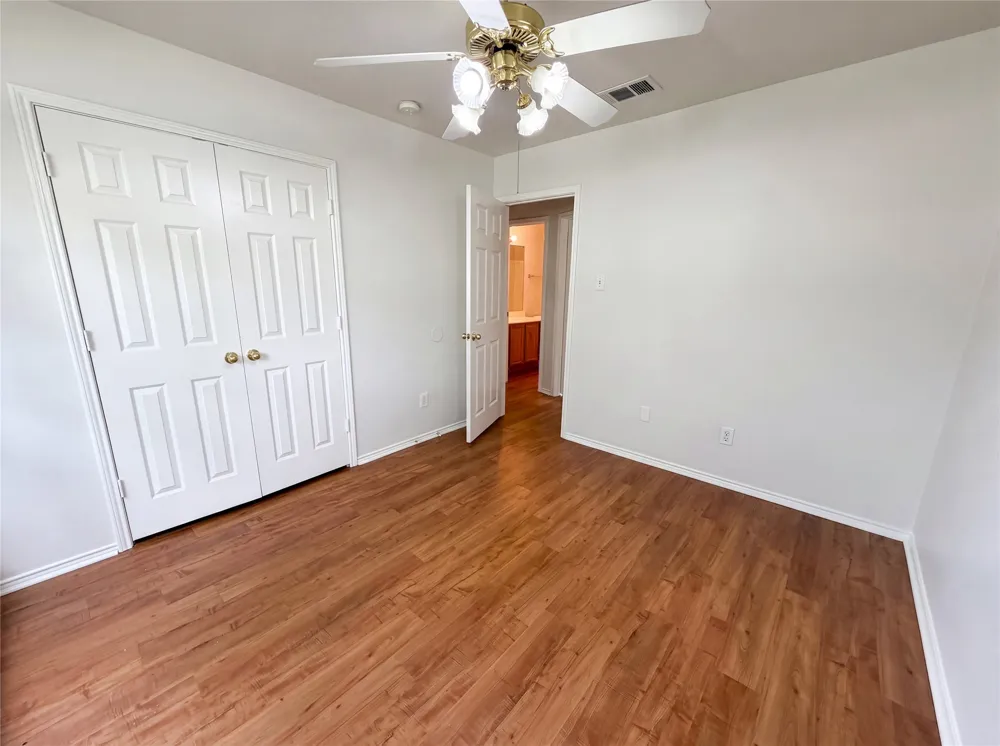 5432 Nuthatch Street Dallas, TX 75236
