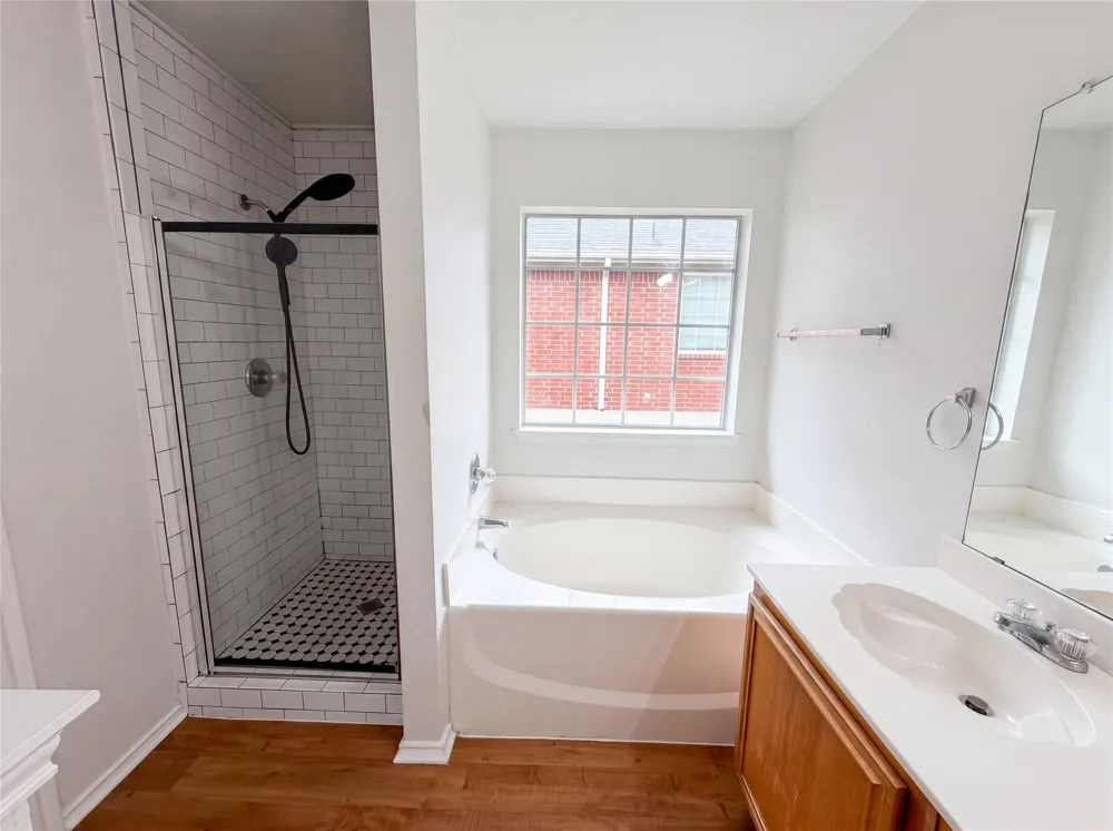 5432 Nuthatch Street Dallas, TX 75236