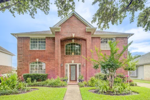 2810 Plantation Wood Lane