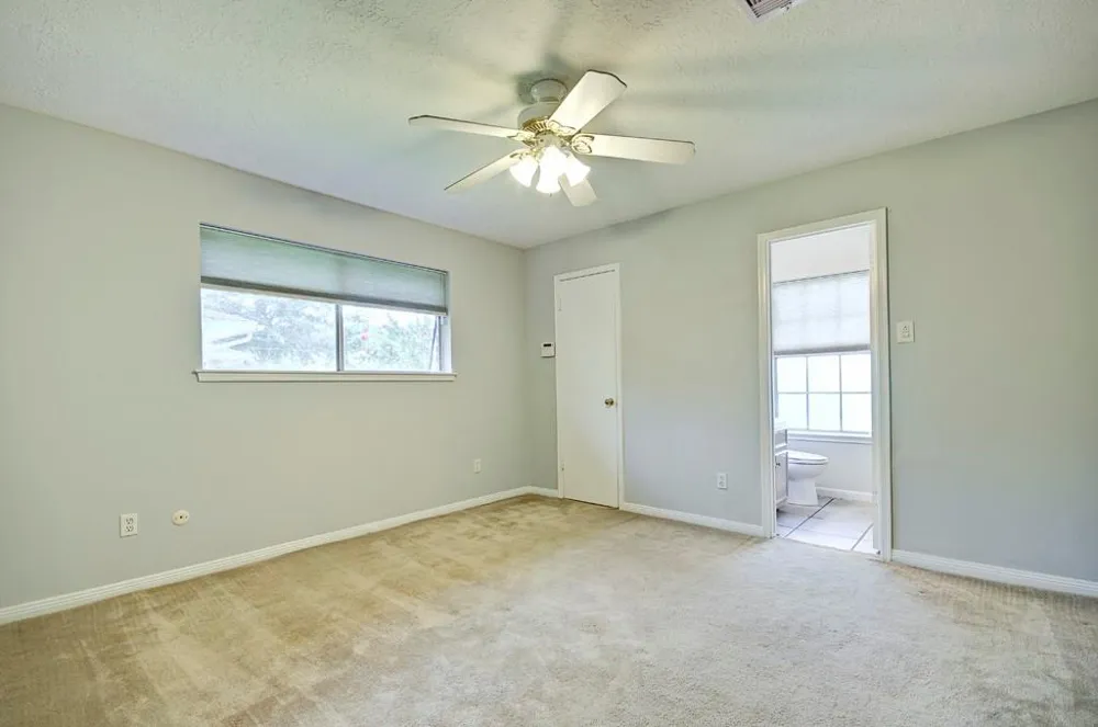 609 Mary Ann Drive Friendswood, TX 77546