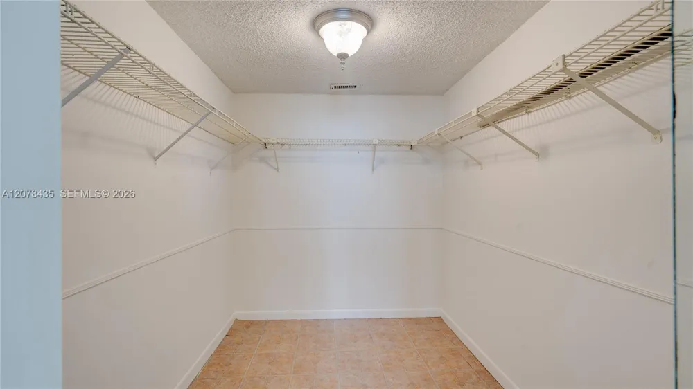 114 Lake Emerald Dr #409 Oakland Park, FL 33309