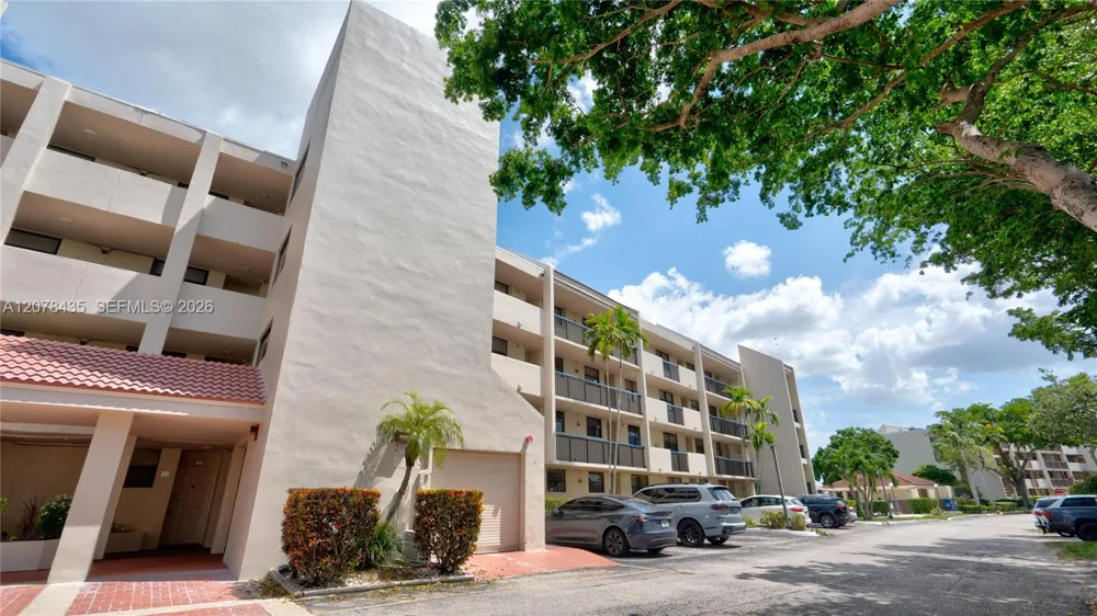 114 Lake Emerald Dr #409 Oakland Park, FL 33309