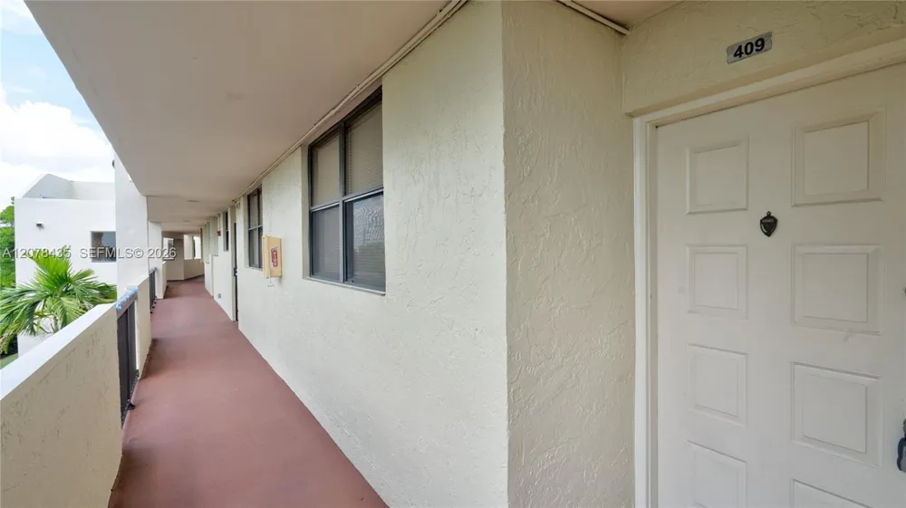 114 Lake Emerald Dr #409 Oakland Park, FL 33309