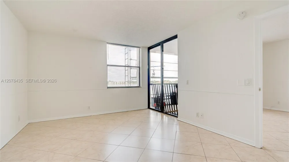 114 Lake Emerald Dr #409 Oakland Park, FL 33309
