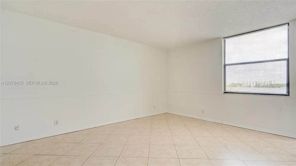 114 Lake Emerald Dr #409 Oakland Park, FL 33309
