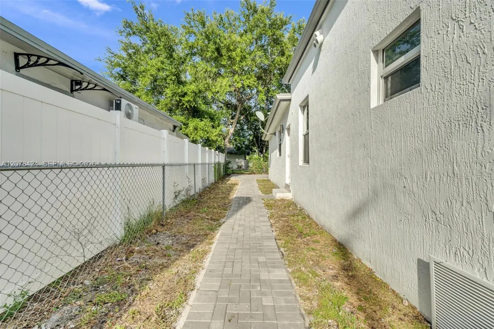 7537 NW 3rd Ave Miami, FL 33150