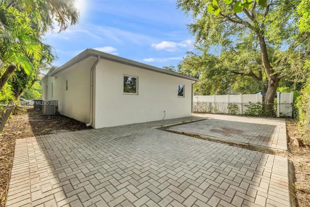 7537 NW 3rd Ave Miami, FL 33150