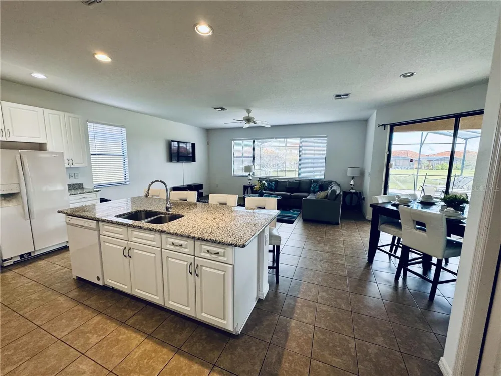 2586 ROSEMONT CIRCLE Davenport, FL 33837