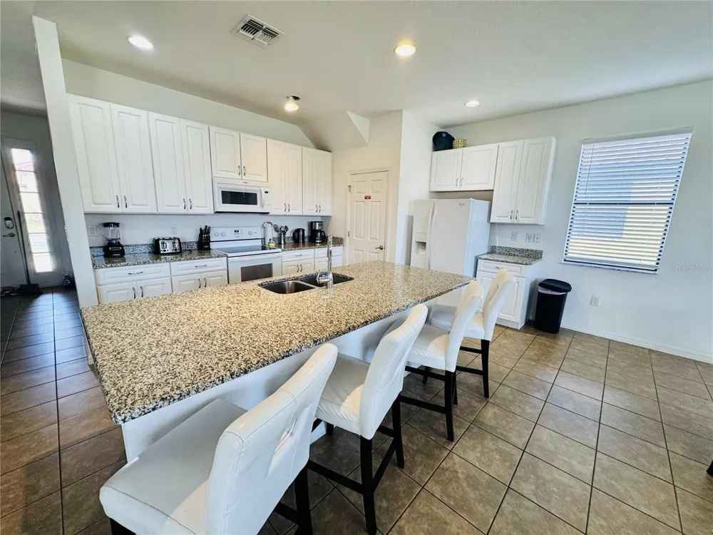 2586 ROSEMONT CIRCLE Davenport, FL 33837