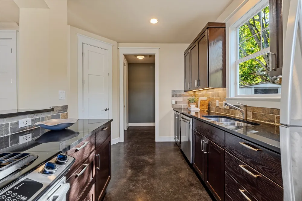 5613 Roosevelt Avenue #B Austin, TX 78756