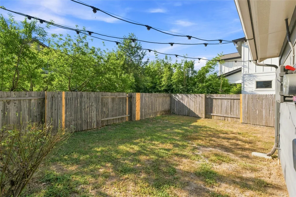 5613 Roosevelt Avenue #B Austin, TX 78756