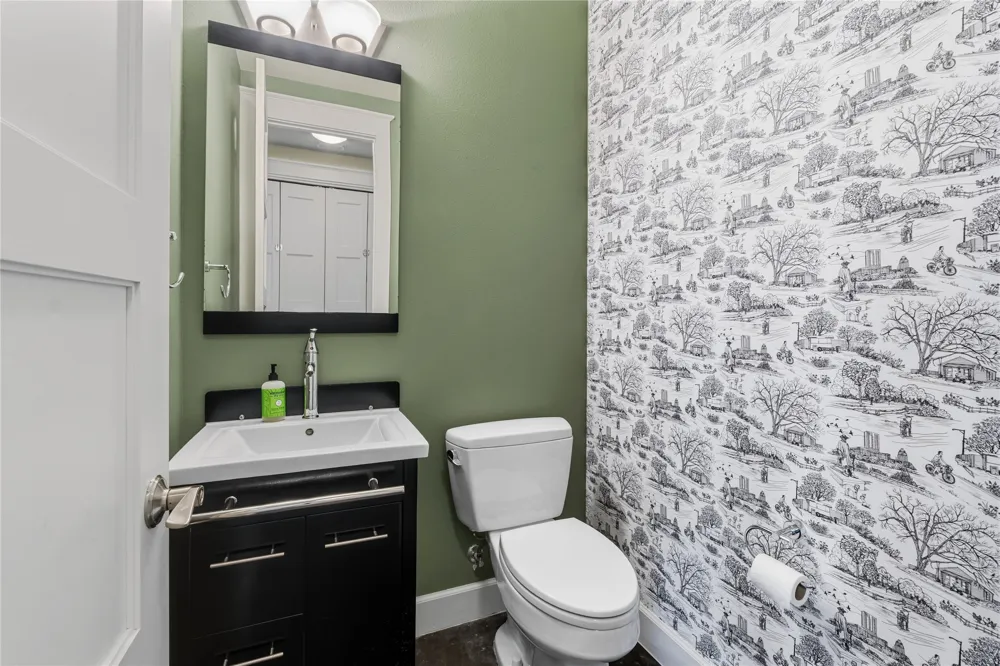 5613 Roosevelt Avenue #B Austin, TX 78756