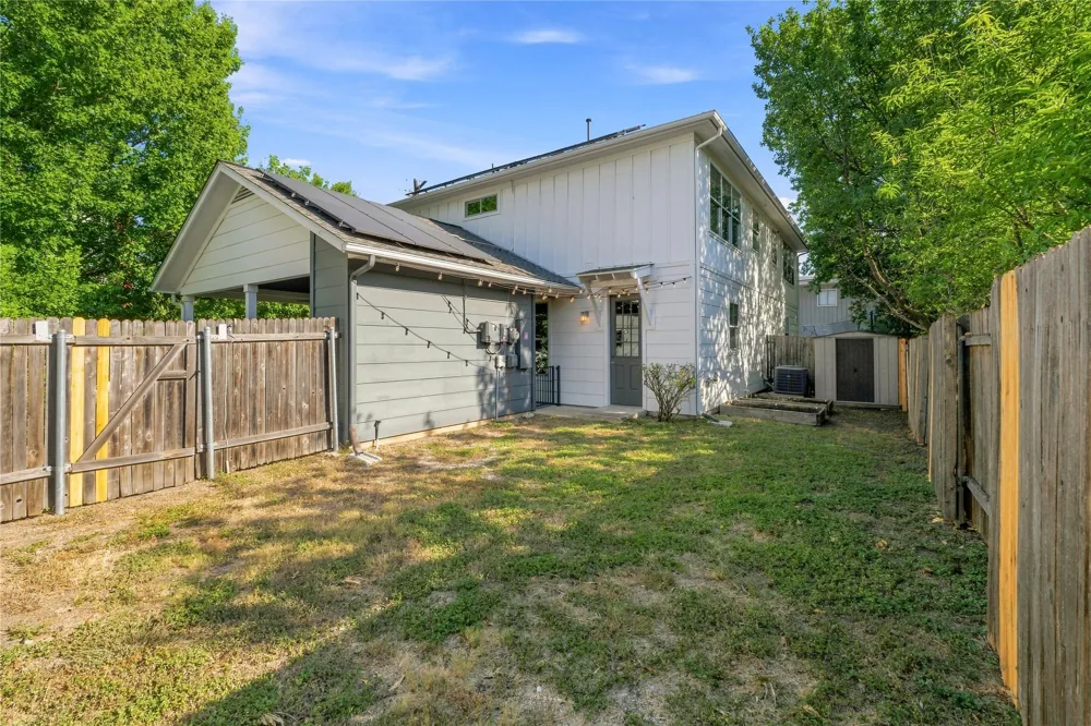 5613 Roosevelt Avenue #B Austin, TX 78756
