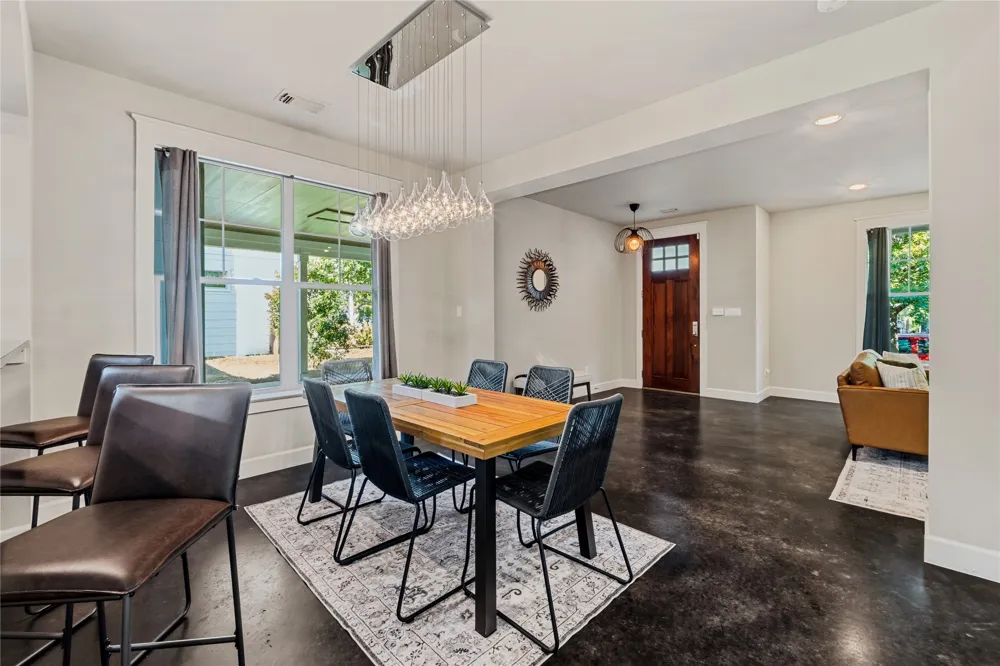 5613 Roosevelt Avenue #B Austin, TX 78756
