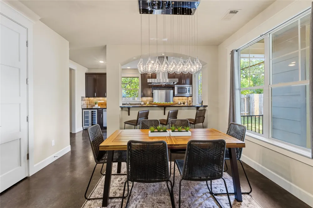 5613 Roosevelt Avenue #B Austin, TX 78756