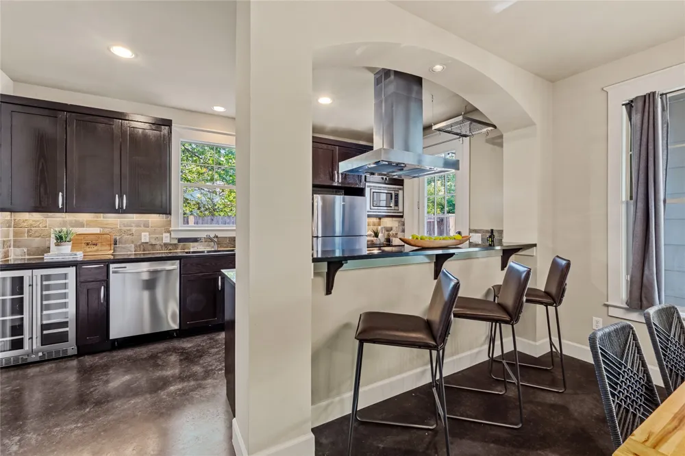 5613 Roosevelt Avenue #B Austin, TX 78756