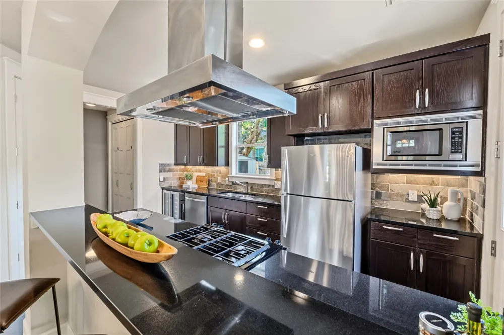 5613 Roosevelt Avenue #B Austin, TX 78756