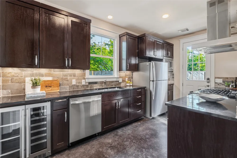 5613 Roosevelt Avenue #B Austin, TX 78756