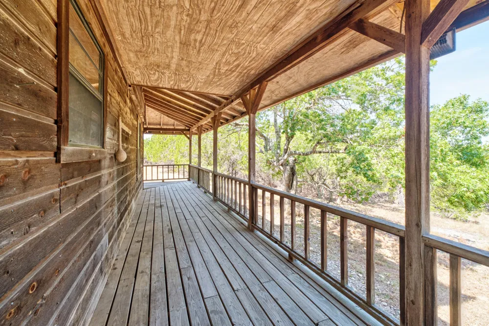 100 Clayton Cove Dripping Springs, TX 78620