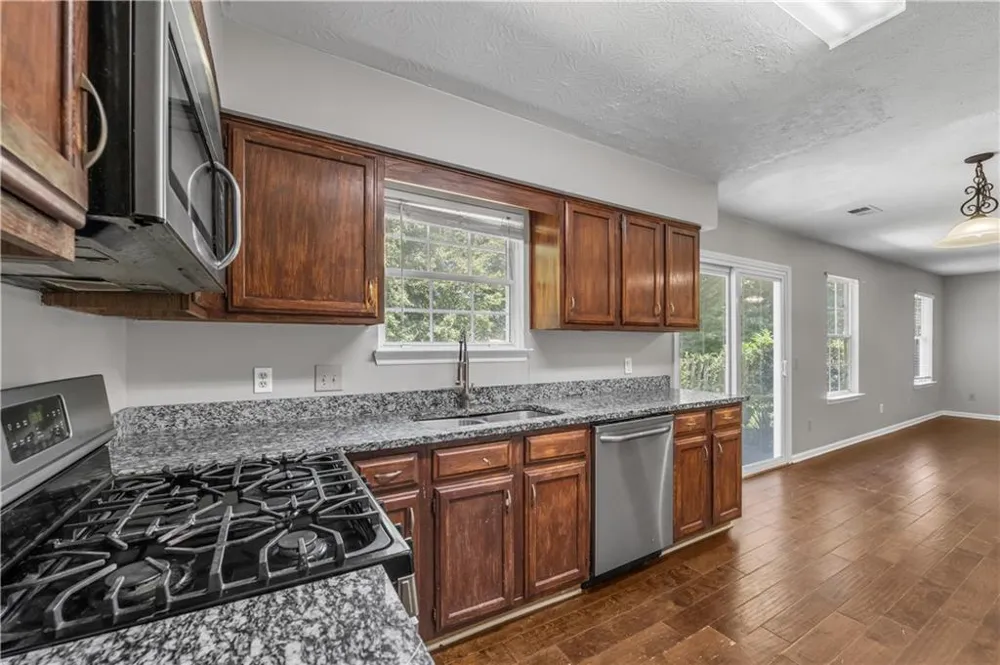 4890 Evergreen Valley Way Alpharetta, GA 30022