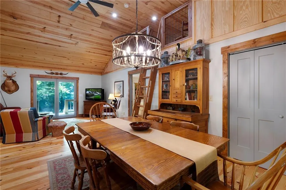 22 Noel Lane Ellijay, GA 30540