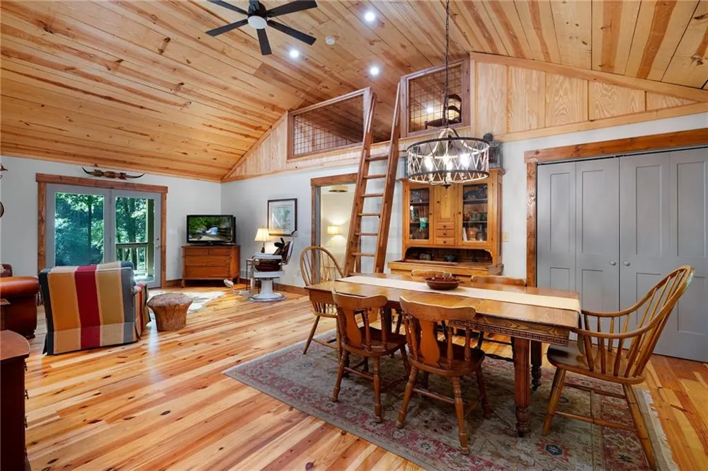 22 Noel Lane Ellijay, GA 30540