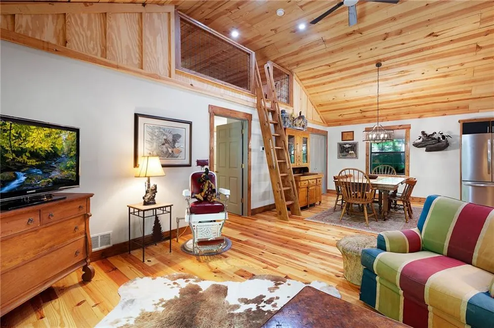 22 Noel Lane Ellijay, GA 30540