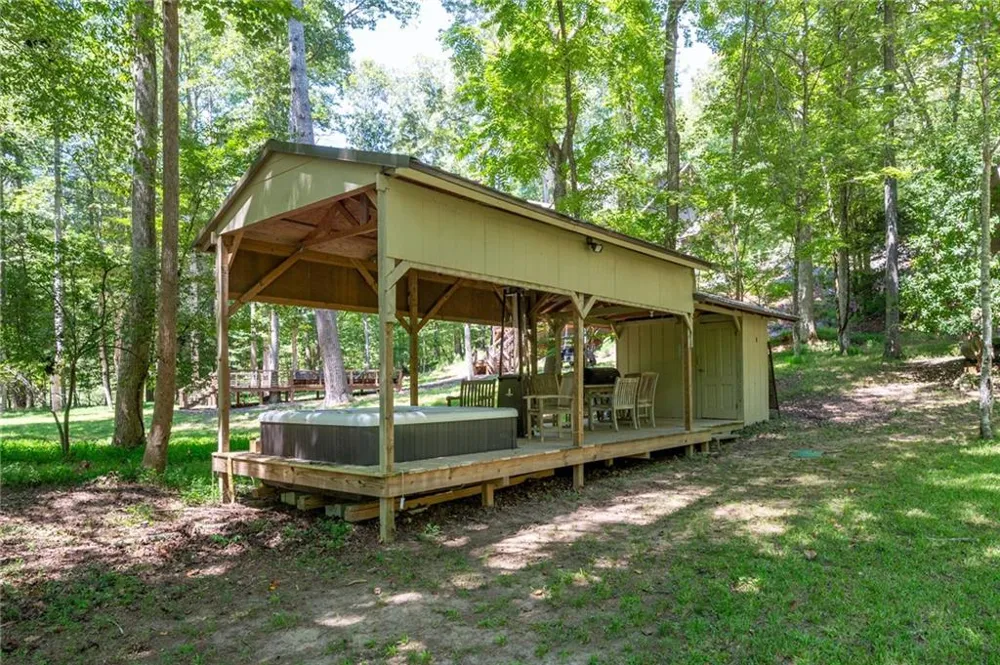 22 Noel Lane Ellijay, GA 30540