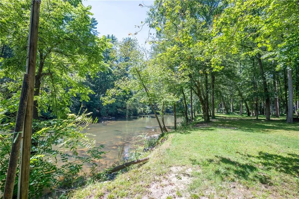 22 Noel Lane Ellijay, GA 30540