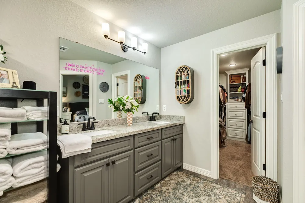 60 Dove Tree Court Lake Jackson, TX 77566
